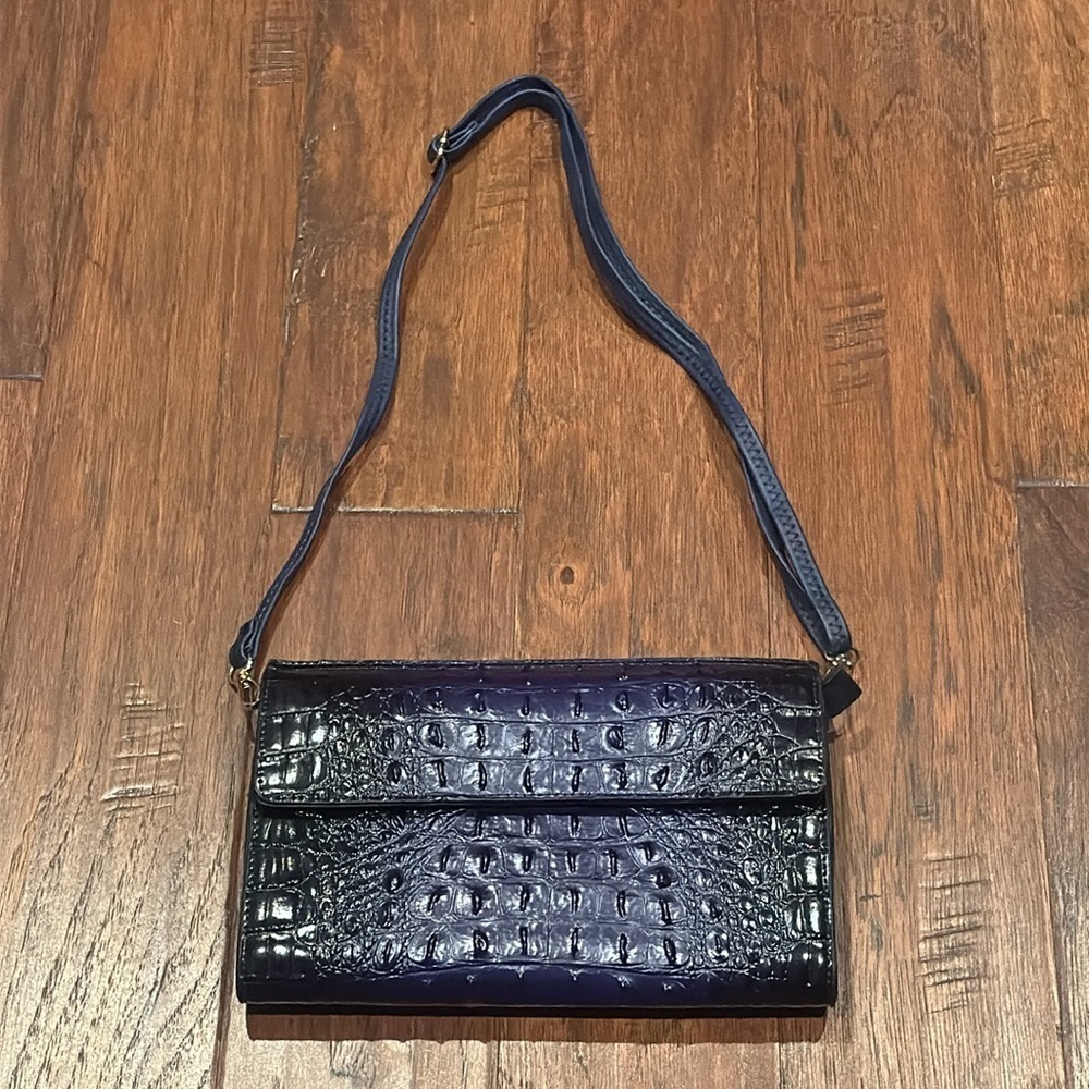 Elegant Blue Crocodile-Embossed Women's Bag Lined with Red - Picture 3 of 12